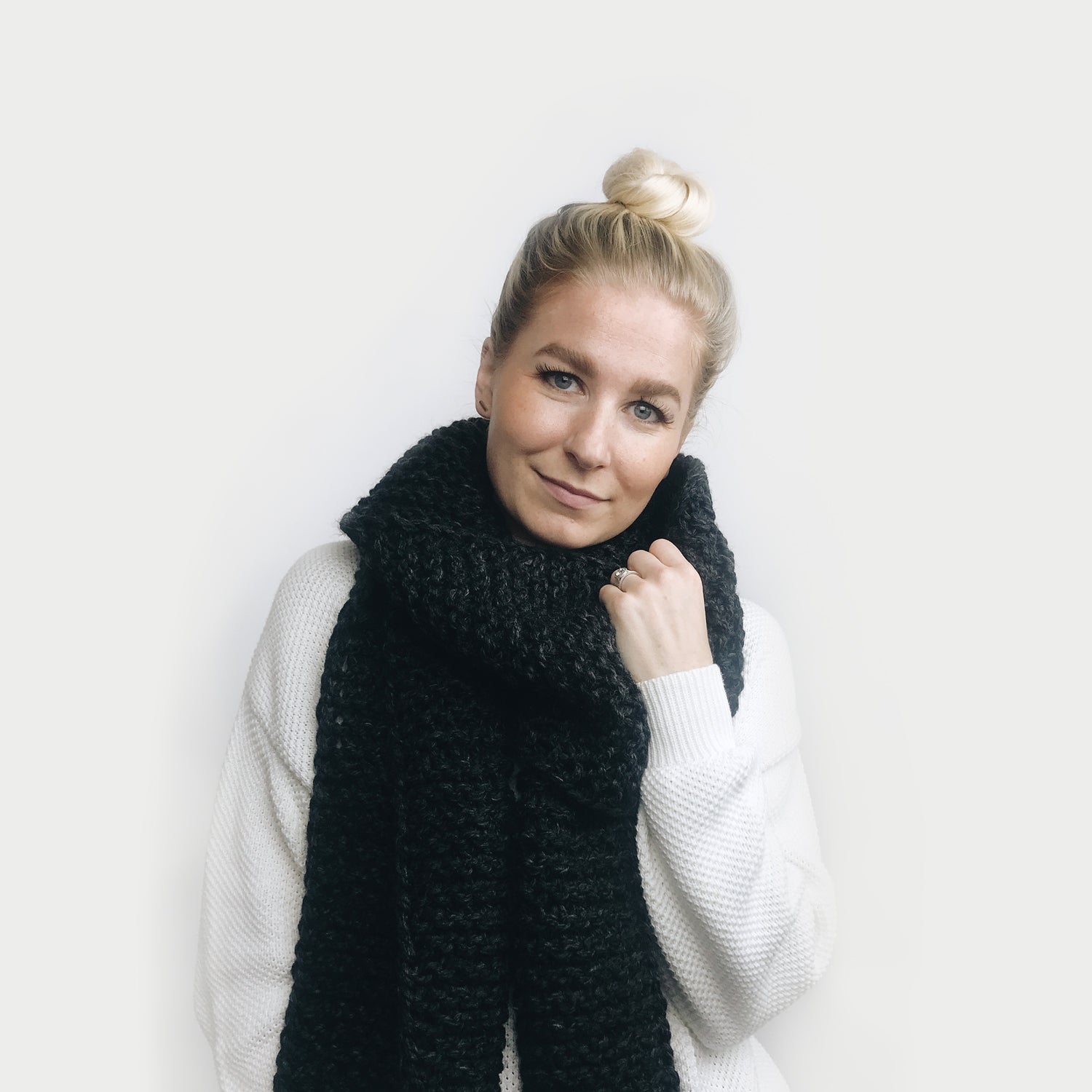 Milot Scarf